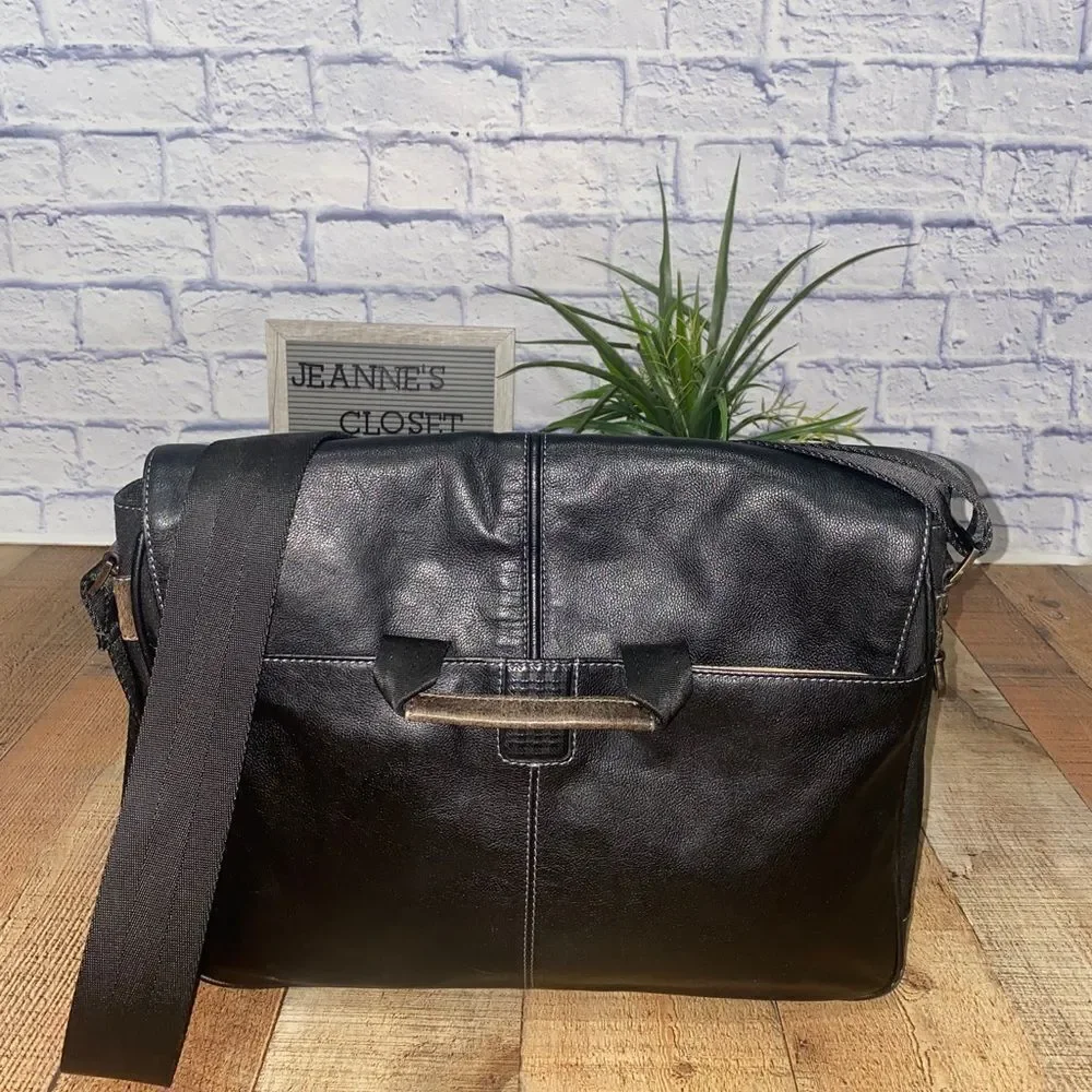 Boconi Black Leather Garth Slim Mailbag Messenger Laptop Bag with Shoulder Strap